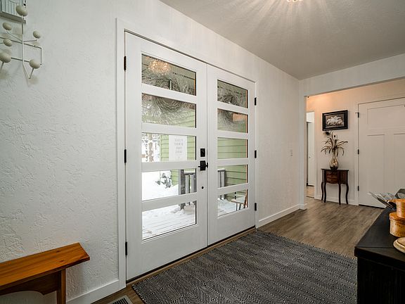 3rd image of 9559 Autumnwood Cir