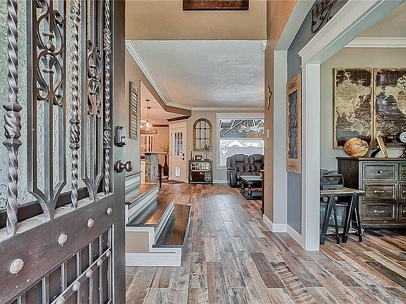 3rd image of 5829 Sycamore Bend Ln