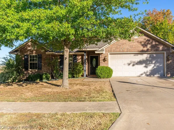 8409 Forest Wood Way, Fort Smith, AR 72916