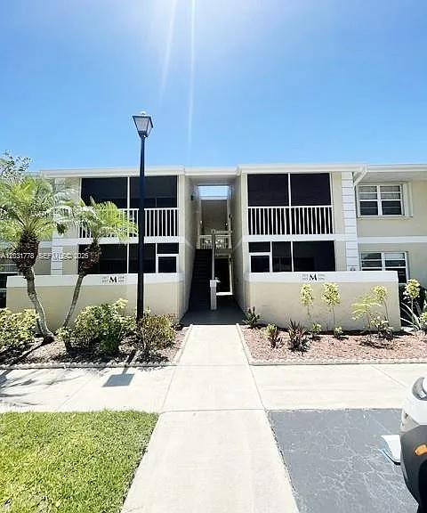 1548 SE Royal Green Cir #108 — Photo 1