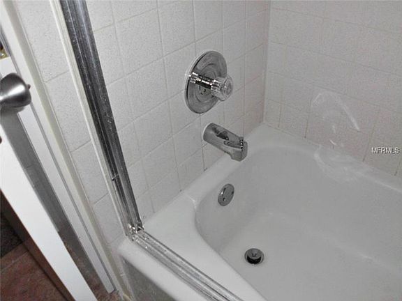 5th image of 340 Yale St