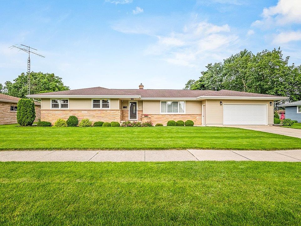 1st image of 1031 N Sumac Dr