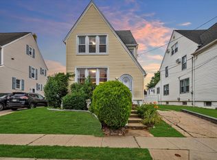 48 Carstairs Rd, Valley Stream, NY 11581