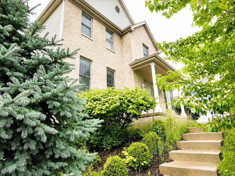 1912 Markley Dr