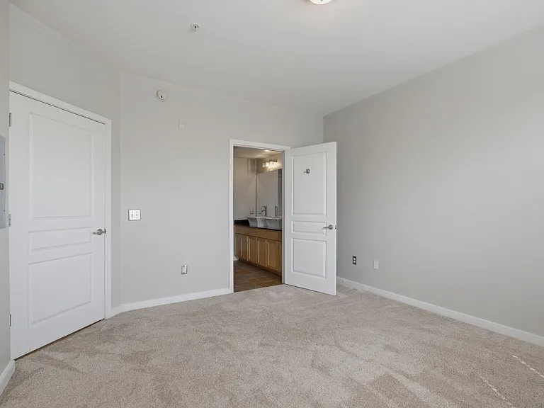 3000 Vanderbilt Pl #445 — Photo 21