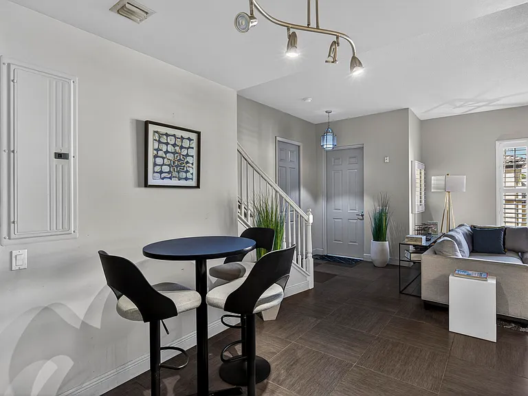 2633 NE 14th Ave #111 — Photo 12