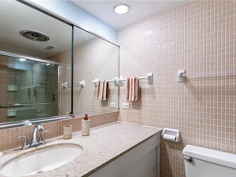 7320 Glenroie Ave #4G — Photo 30
