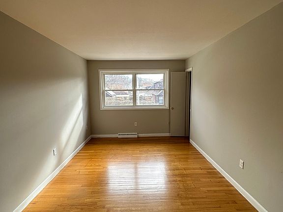 5th image of 223 Fairfield St #2B