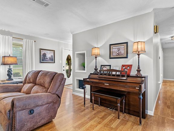 5th image of 138 Casey Ln