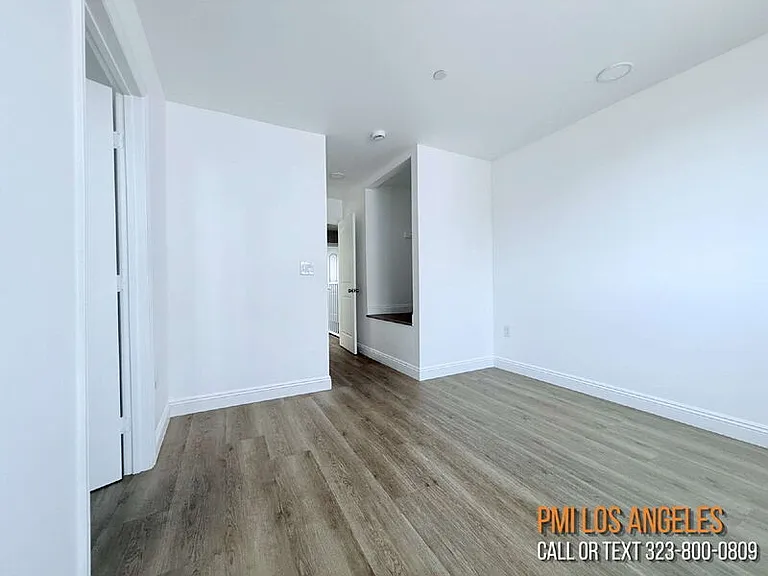 1731 E 68th St #C — Photo 24