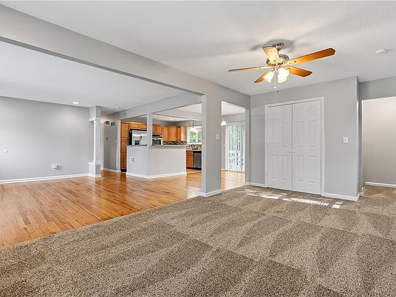 4th image of 11827 E 50th Ter