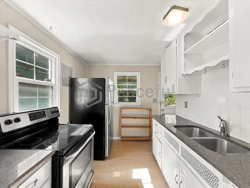575 N I St