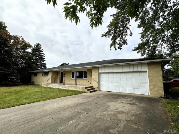 1914 7th Ave S, Escanaba, MI 49829