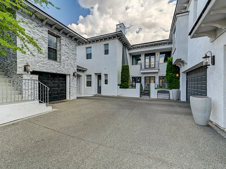 10212 Stone Briar Ct — Photo 6
