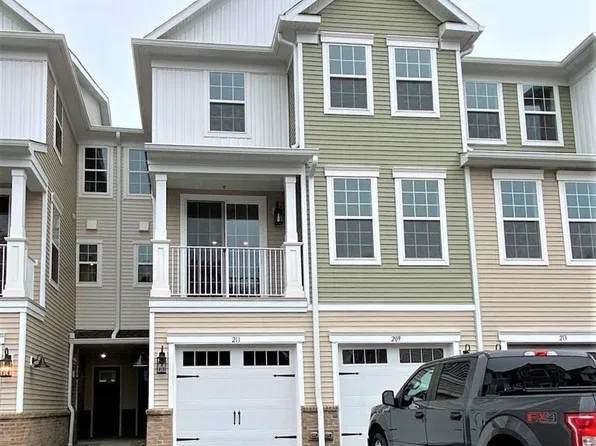 211 Park Ln, Dunellen, NJ 08812