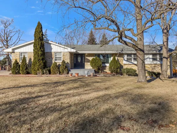 3030 West Grange AVENUE, Greenfield, WI 53221