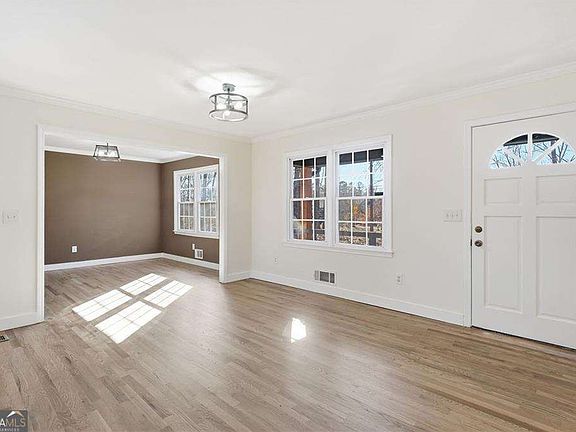 5th image of 2810 Shaw Rd