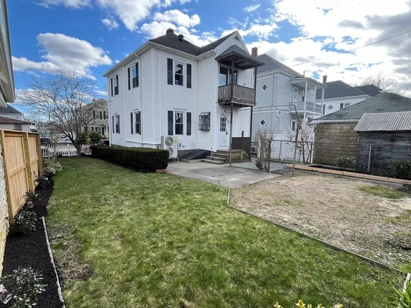 233 Wood St, New Bedford, MA 02745