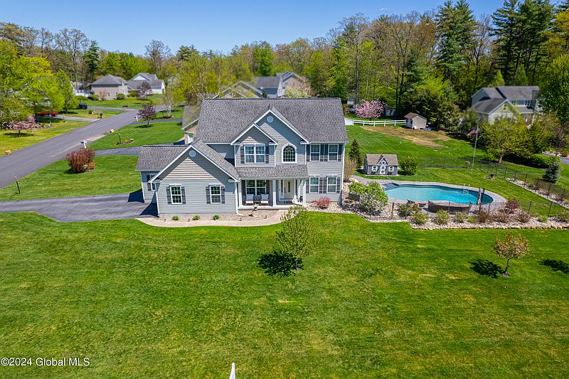 3rd image of 17 Berkshire Drive