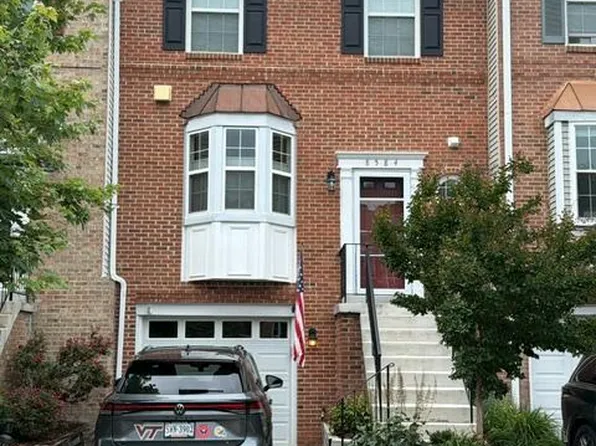 8584 Enochs Dr, Lorton, VA 22079
