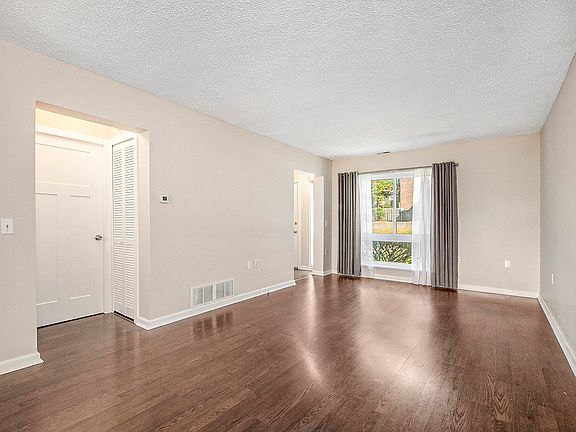3rd image of 6250 Lincolnshire Ct SE #18