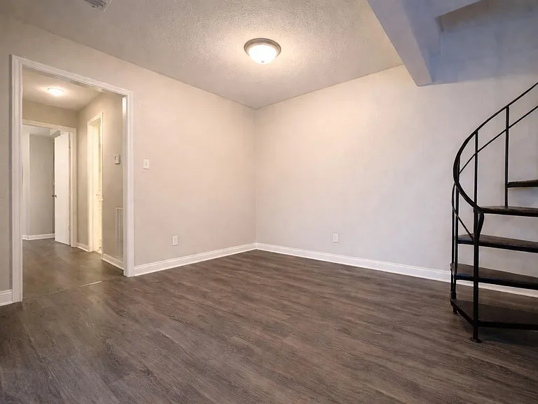 600 Price Dr — Photo 5