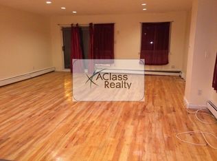 3248 36th St #2, Astoria, NY 11106