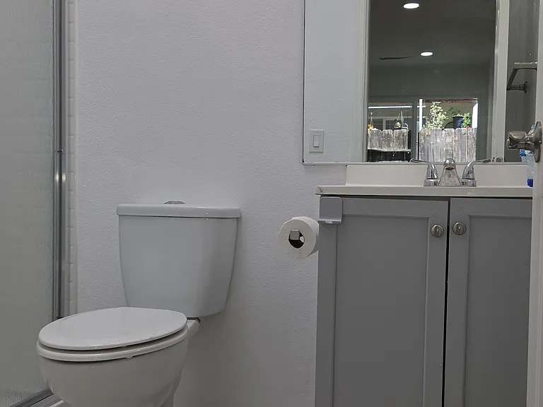 892 Robin Dr — Photo 14