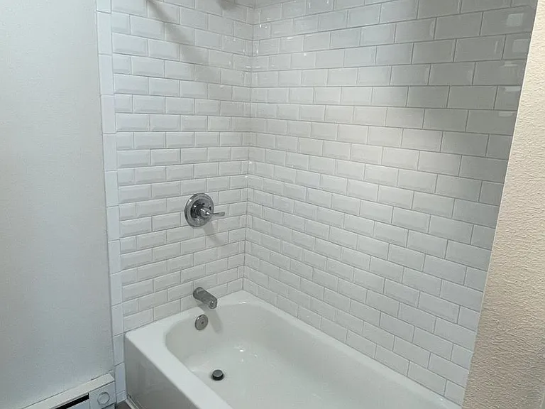 Campus Park Apartments - SAMI Apartments — Photo 49