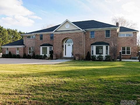 1st image of 30 Overbrook Ln