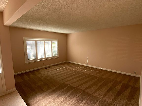 4th image of 21483 Shannon Ct