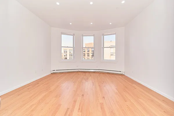 Rented by Compass | media 22