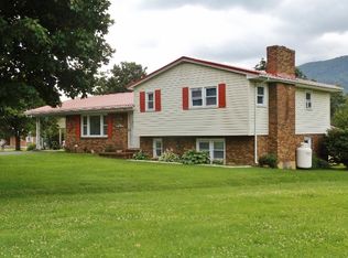 402 Elworth St, Narrows, VA 24124