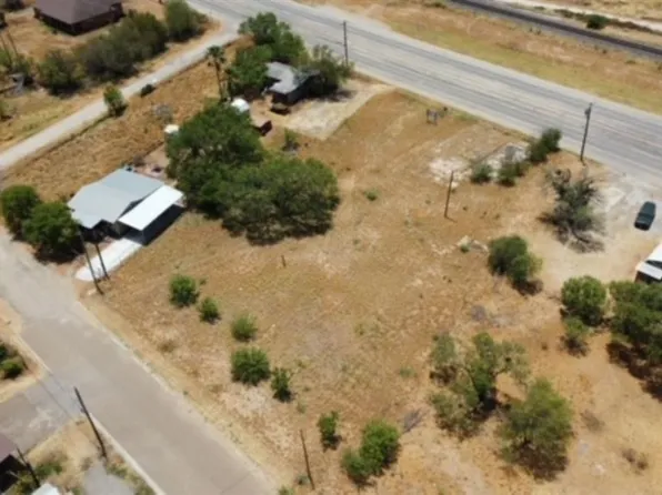 507 Fresno St, Encinal, TX 78019