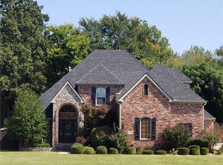 2468 N Covington Park Blvd, Fayetteville, AR 72703