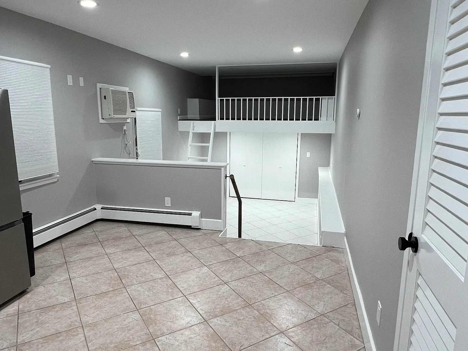 4 Margaret Ln — Photo 2