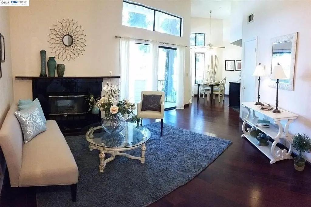 3404 Smoketree Commons Drive — Photo 2