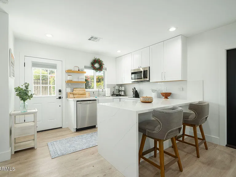 4813 E Fairmount Ave — Photo 34