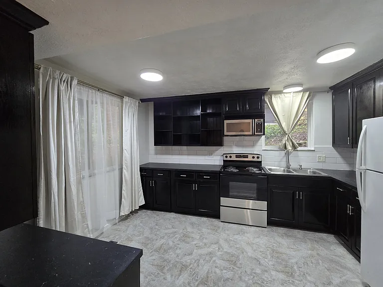 1821 Cromwell Dr #B — Photo 7