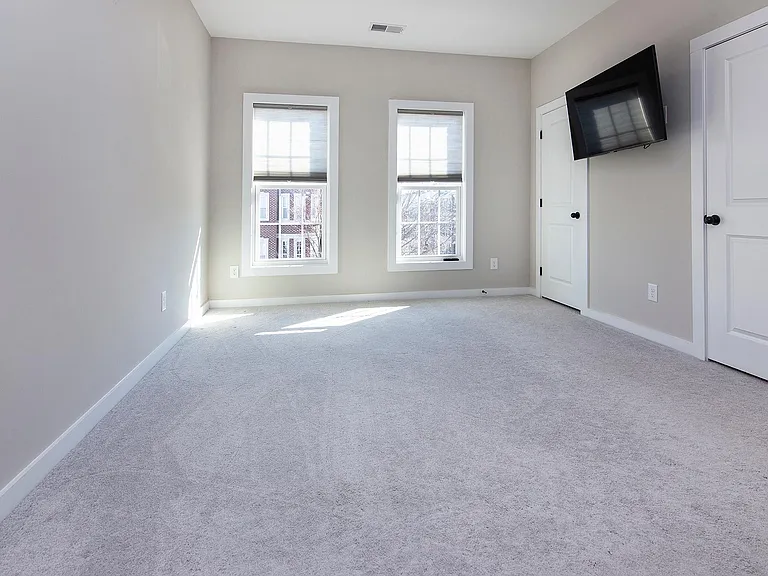 9428 Kings Parade Blvd — Photo 16