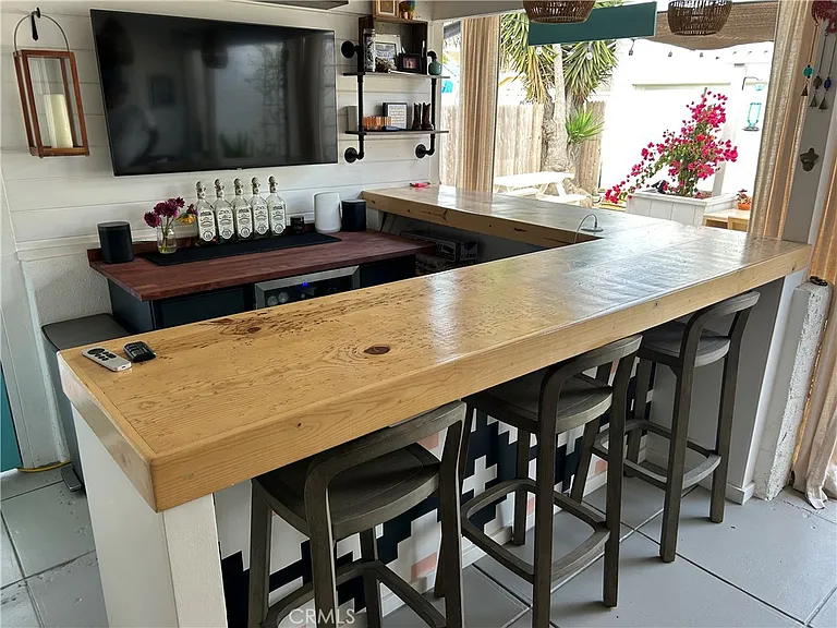 2121 S Redondo Blvd — Photo 20