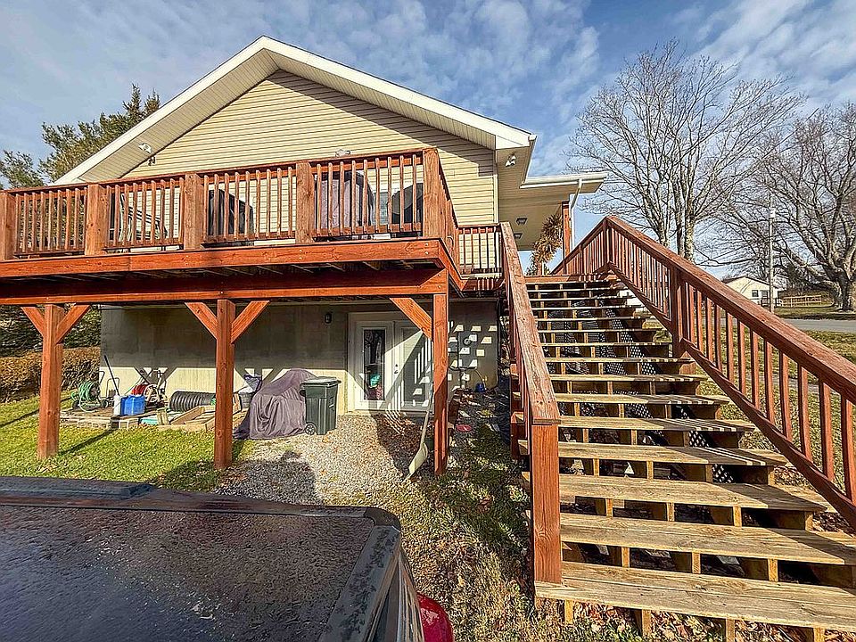 1st image of 261 5th St
