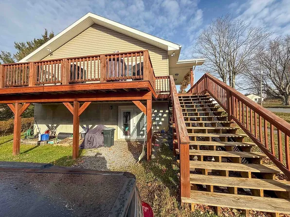 261 5th St, Davis, WV 26260