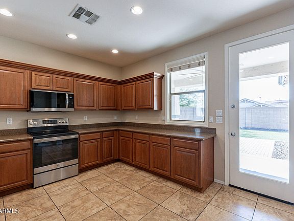 3rd image of 12739 W CHUCKS Avenue