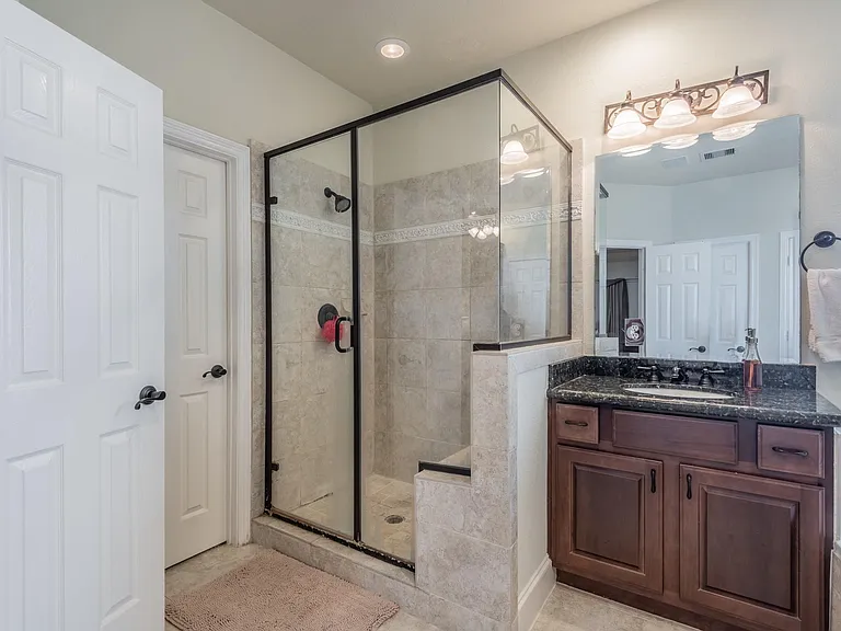 624 Westcott St — Photo 23