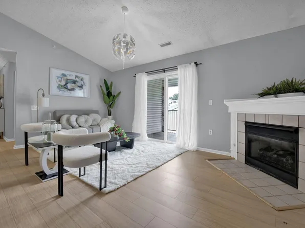 6200 Harbour Pointe Unit 301, Columbus, OH 43231