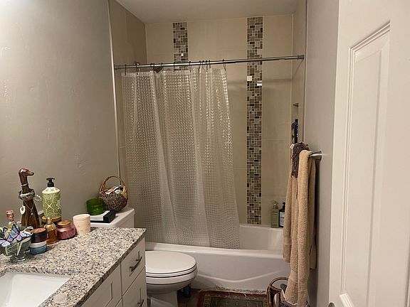 4th image of 459 Lewis St