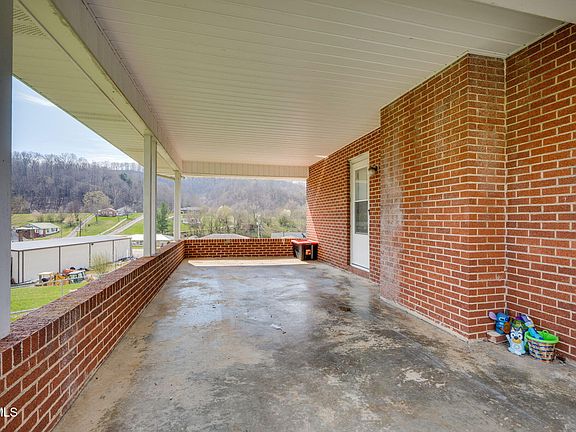 4th image of 530 E Carters Valley Rd