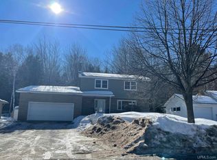 813 W Magnetic St, Marquette, MI 49855