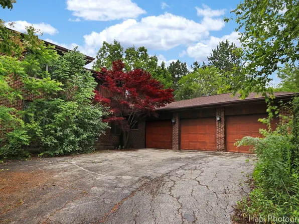 2 Windsor Ct, South Barrington, IL 60010